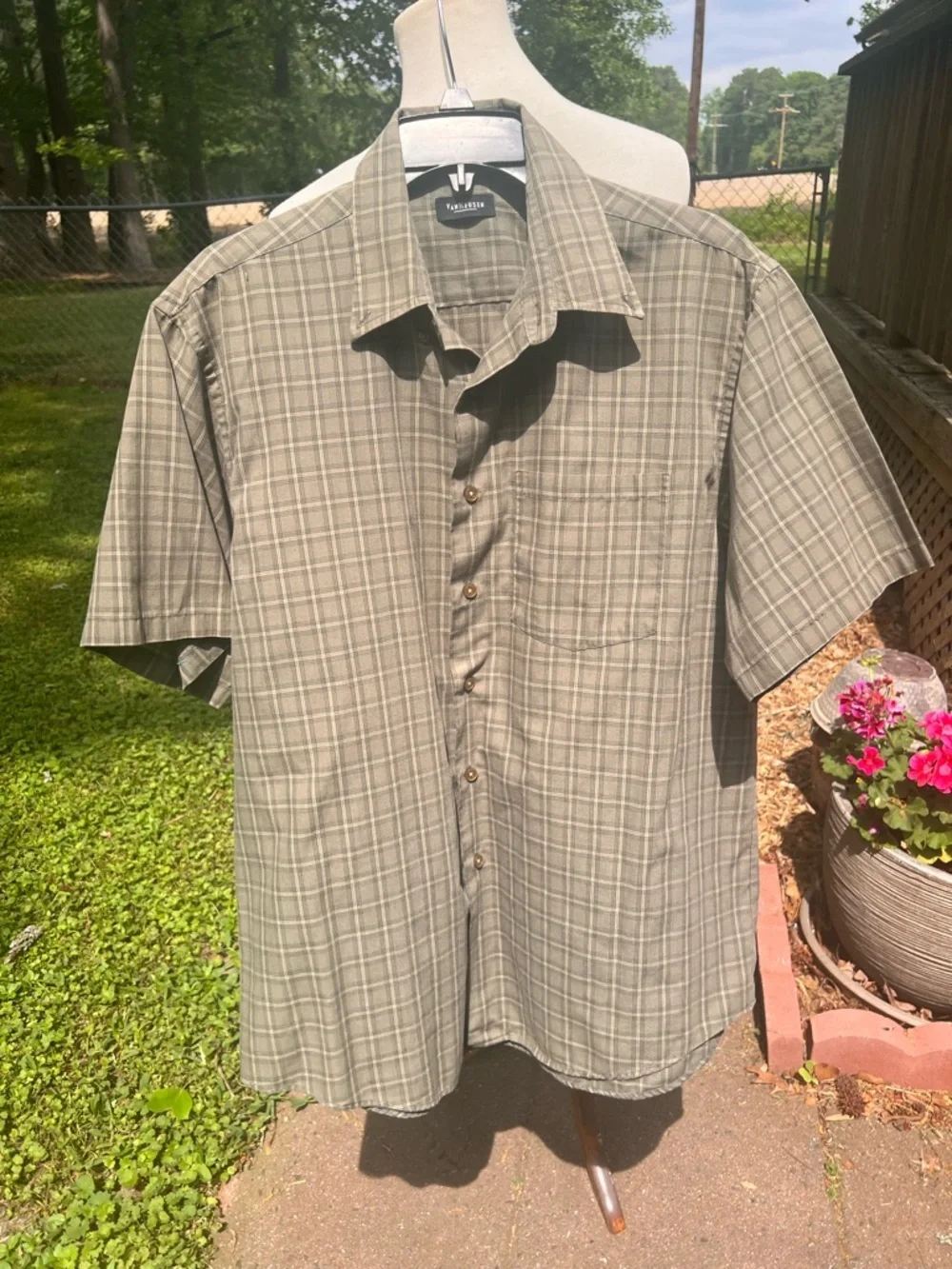 Van Heusen Olive Green Plaid Short-Sleeve Button-Down Shirt